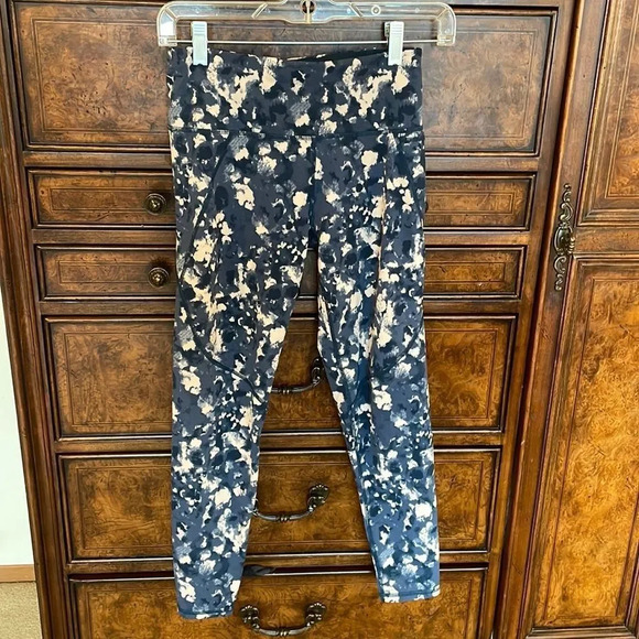 𝅺sweaty Betty blue and light pink woman’s leggings - Picture 1 of 11